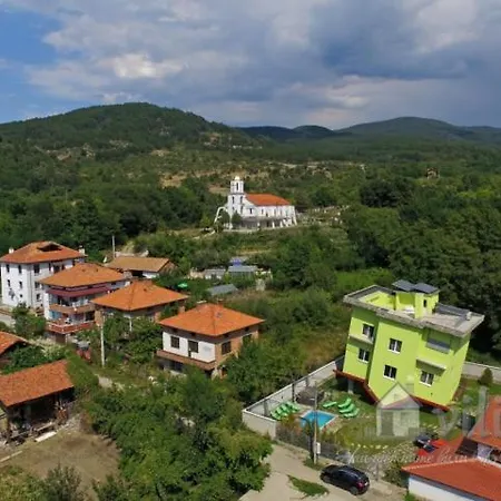 Popov 게스트하우스 Marchevo